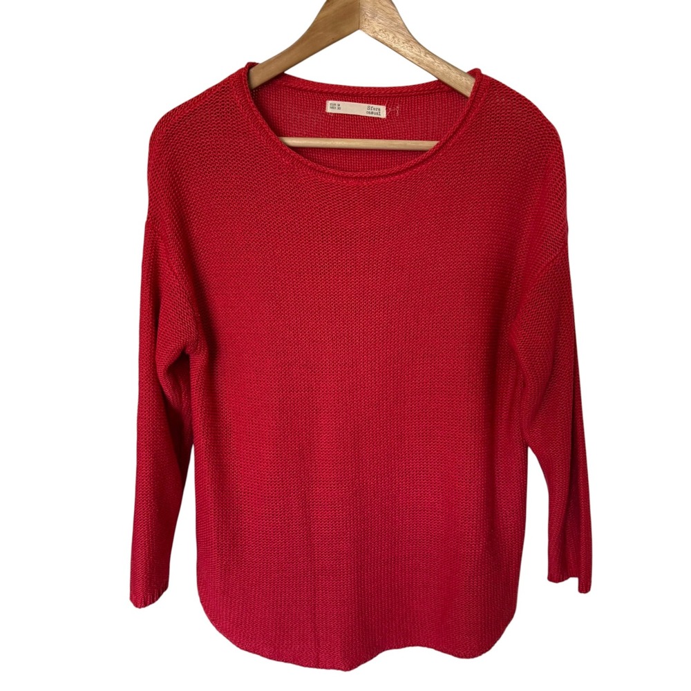 Sfera Knit Sweater Women Medium Red Good Drop Shoulder Curved Hem Crew Neck
